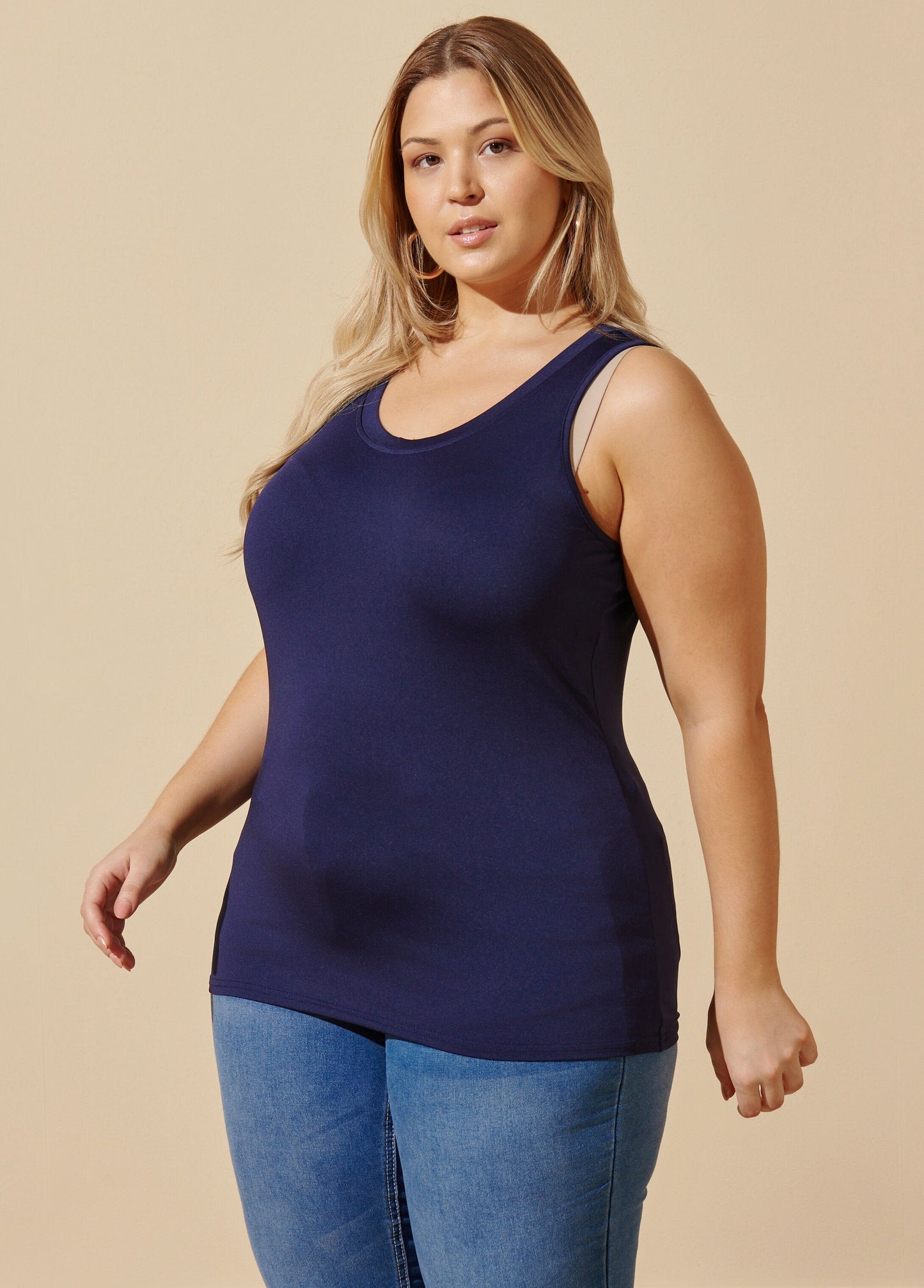 Simple Core Knitted Sleeveless Shirt