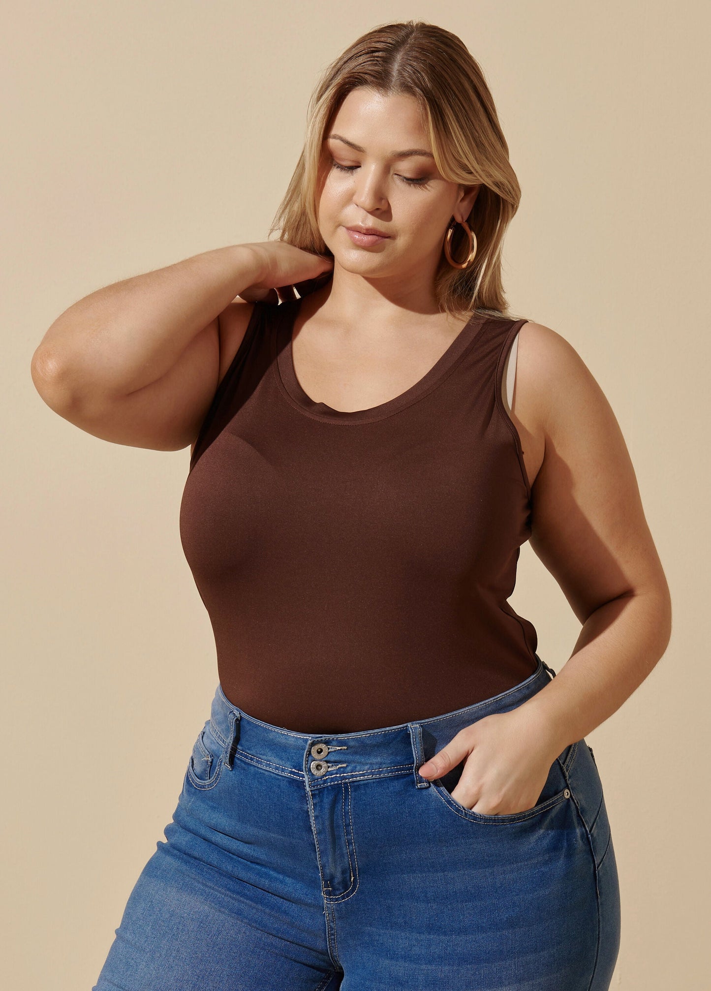 Simple Core Knitted Sleeveless Shirt